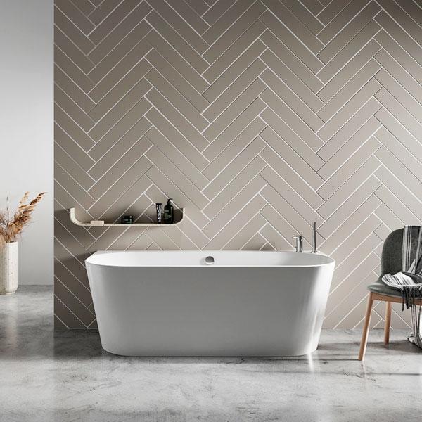 Strømberg Nino Back-To-Wall badekar 1550 x 800 mm